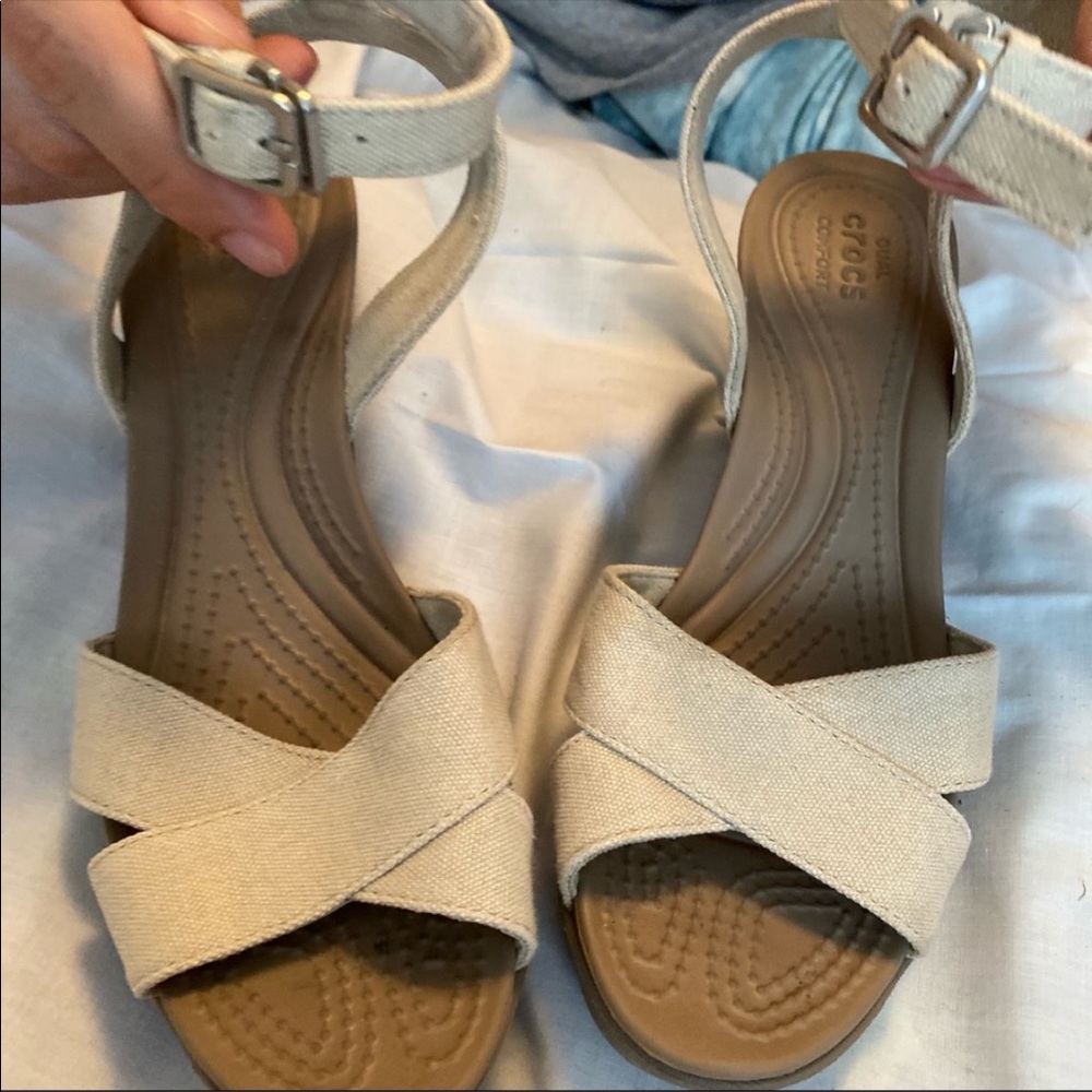 Crocs sand color 3 in wedge sandals